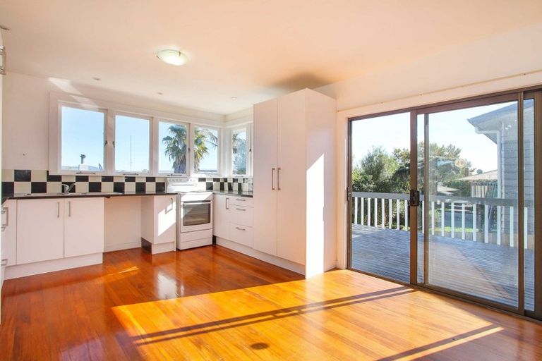Photo of property in 29 Sylvan Crescent, Te Atatu South, Auckland, 0610