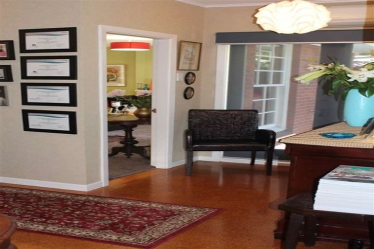 Photo of property in 37 Westburn Terrace, Burnside, Christchurch, 8041