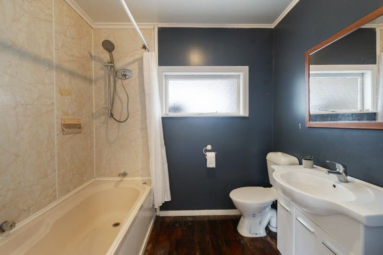 Photo of property in 65 Botanical Road, Takaro, Palmerston North, 4412