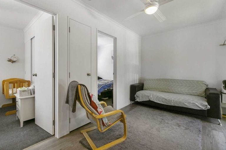 Photo of property in 7 Minaret Drive, Bucklands Beach, Auckland, 2014