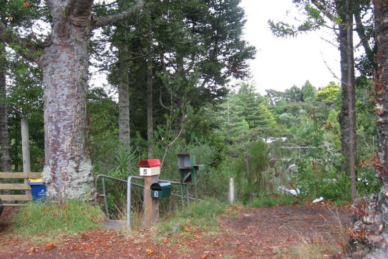 Photo of property in 7 Wood Bay Road, Titirangi, Auckland, 0604