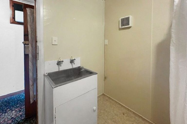 Photo of property in 1 Ravensworth Place, Foxton, 4814