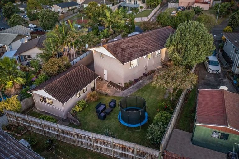 Photo of property in 6 Spinella Drive, Bayview, Auckland, 0629