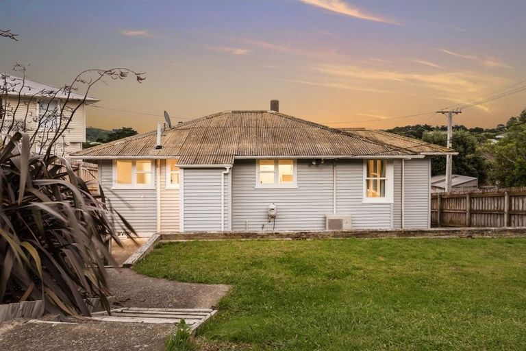 Photo of property in 44 Downes Street, Titahi Bay, Porirua, 5022