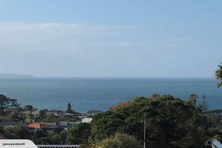Photo of property in 1/12 Castor Bay Road, Castor Bay, Auckland, 0620