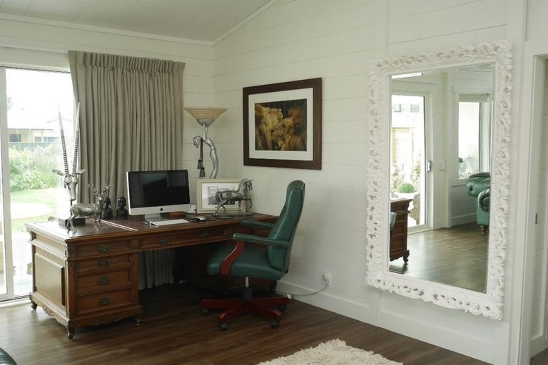 Photo of property in 46 Ngapaki Street, Waikanae Beach, Waikanae, 5036