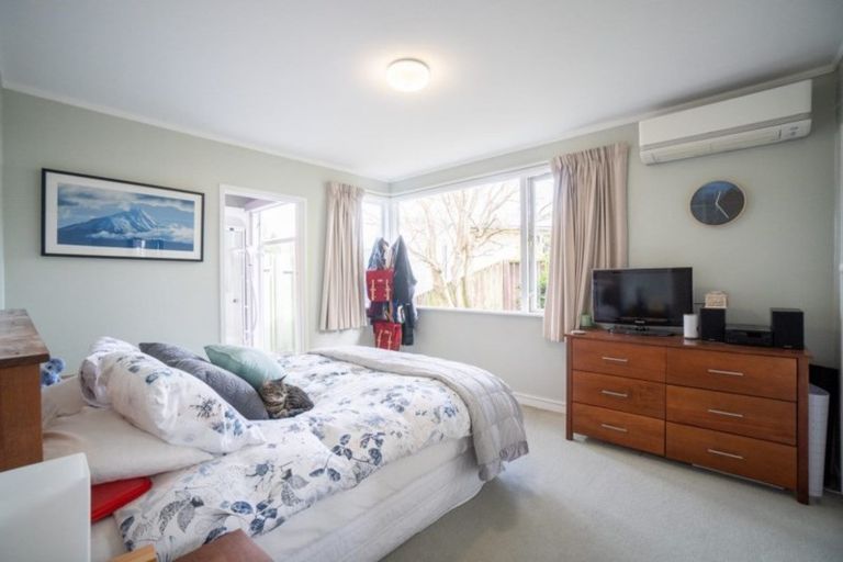 Photo of property in 17 Antrim Place, Hokowhitu, Palmerston North, 4410