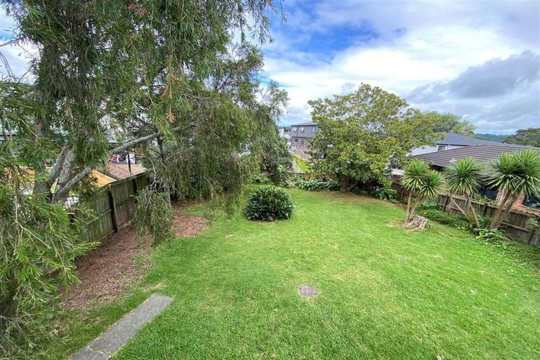 Photo of property in 21 Ranui Avenue, Ranui, Auckland, 0612
