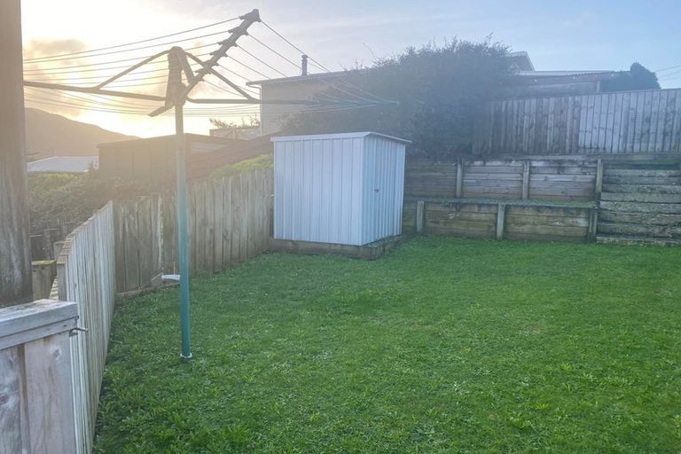 Photo of property in 27 Mexted Terrace, Tawa, Wellington, 5028