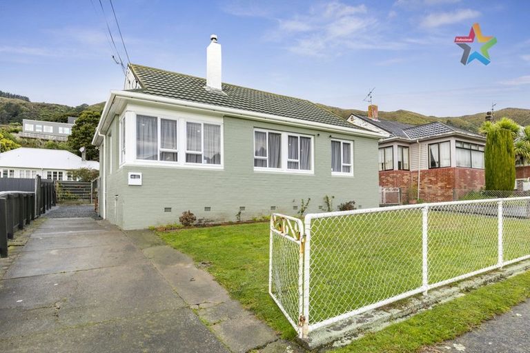 Photo of property in 21 Toomath Street, Naenae, Lower Hutt, 5011