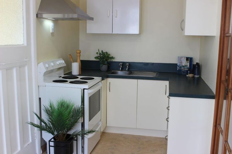 Photo of property in 36 Lyndhurst Street, Takaro, Palmerston North, 4412