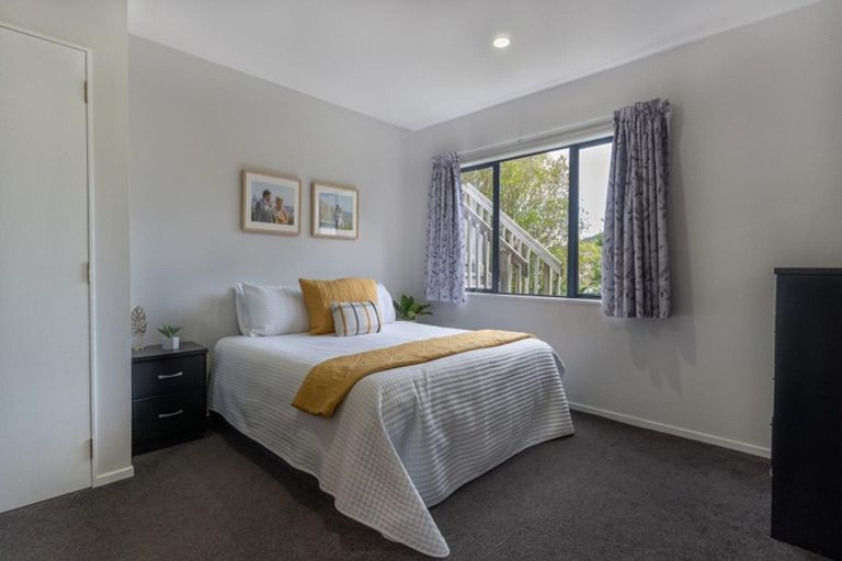 Photo of property in 3a Kiwi Crescent, Tawa, Wellington, 5028