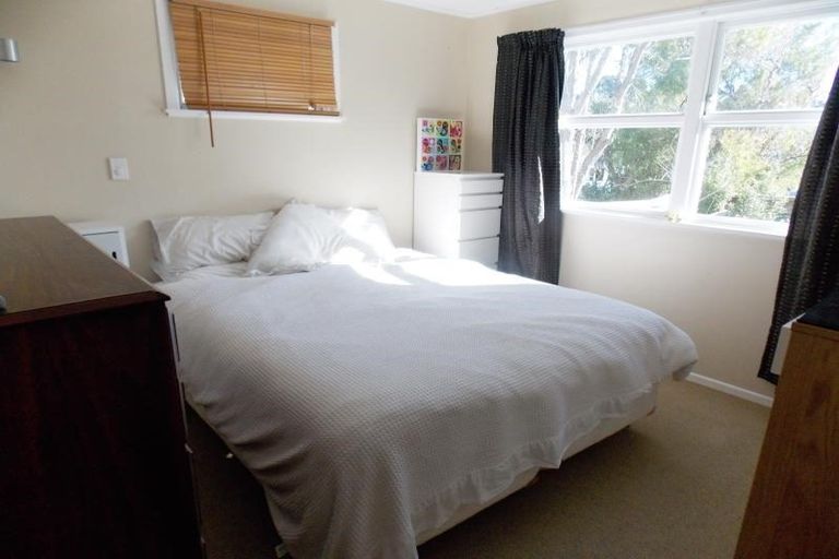 Photo of property in 38 Catherine Crescent, Paparangi, Wellington, 6037