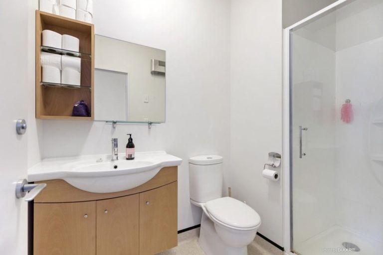 Photo of property in Budget Car Rental, 4/81 Ghuznee Street, Te Aro, Wellington, 6011