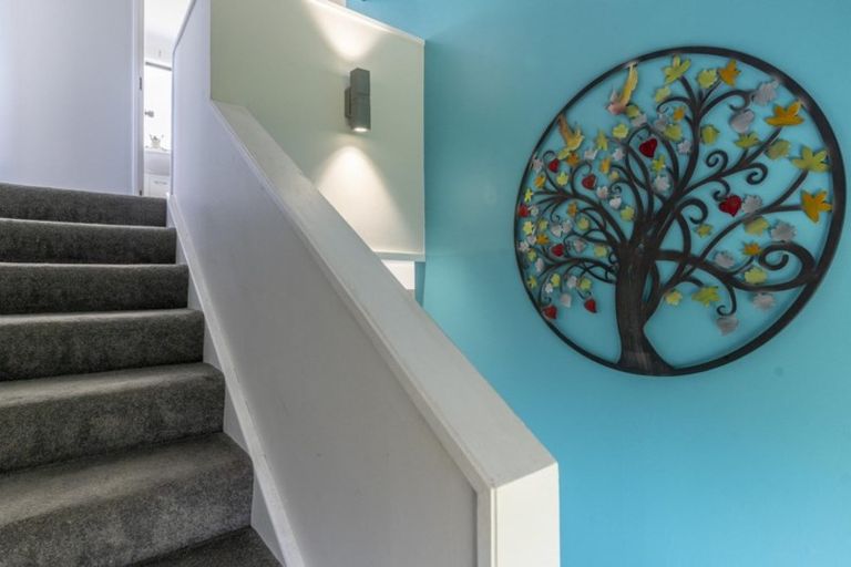 Photo of property in 52a Resolution Road, Welcome Bay, Tauranga, 3112