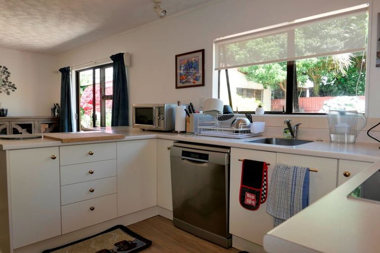 Photo of property in 27 Pitoitoi Street, Otaihanga, Paraparaumu, 5036