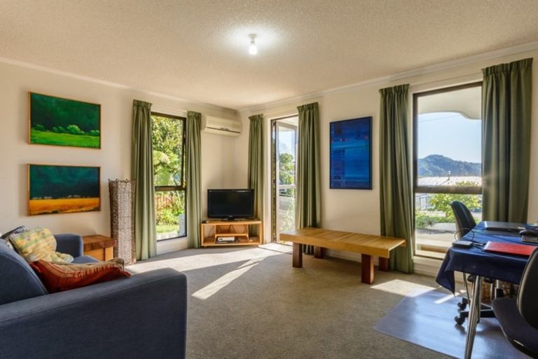 Photo of property in 20 Broadway, Picton, 7220