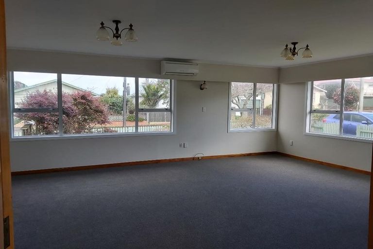 Photo of property in 4 Lydford Place, Spotswood, New Plymouth, 4310