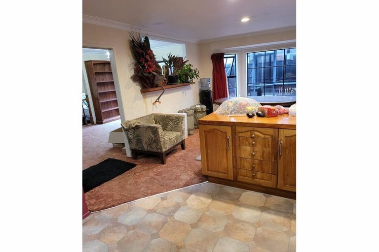 Photo of property in 1 Paulownia Place, Totara Heights, Auckland, 2105