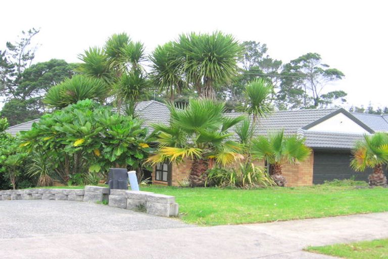 Photo of property in 106 Te Wharau Drive, Greenhithe, Auckland, 0632