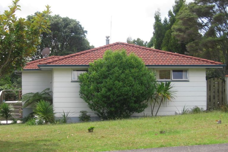Photo of property in 13 The Grove, Titirangi, Auckland, 0604
