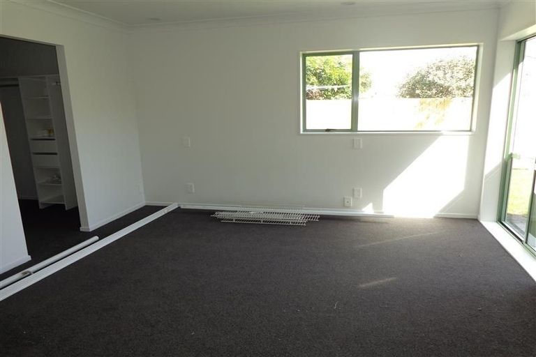 Photo of property in 14 Hagen Close, Golflands, Auckland, 2013