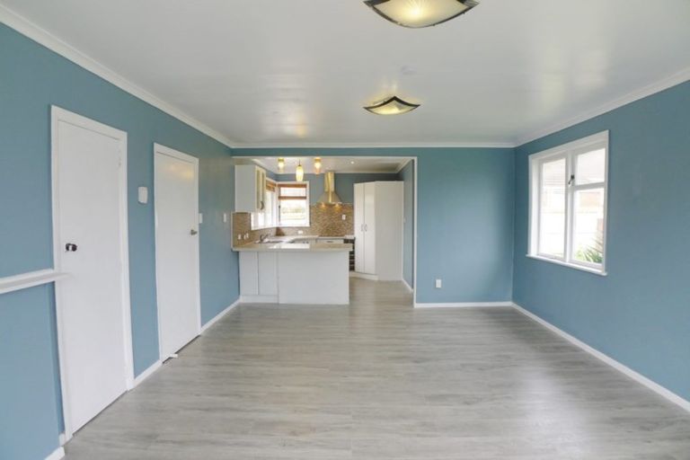 Photo of property in 88 Swaffield Road, Papatoetoe, Auckland, 2025