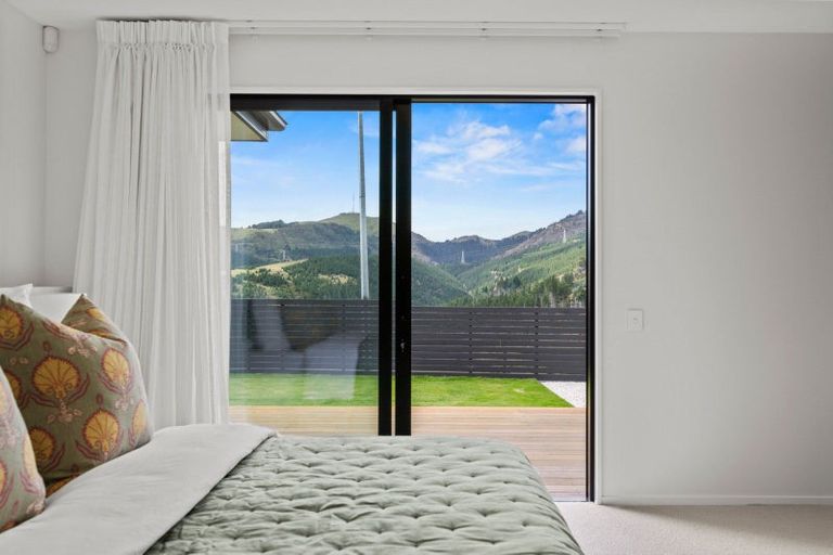 Photo of property in 10 Eaglesfield Close, Westmorland, Christchurch, 8025