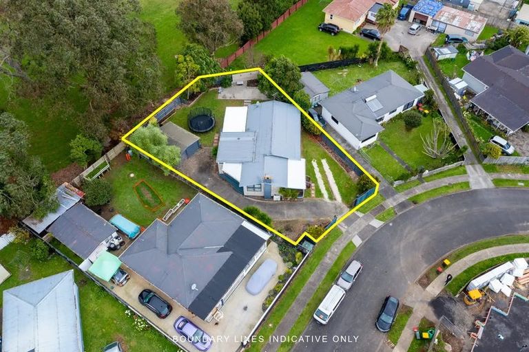 Photo of property in 13 Romney Place, Manurewa, Auckland, 2102