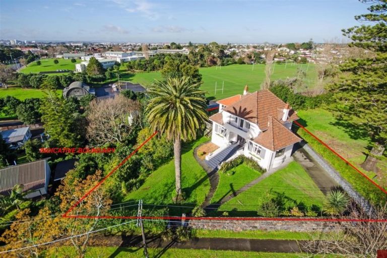 Photo of property in 6 Peverill Crescent, Papatoetoe, Auckland, 2025