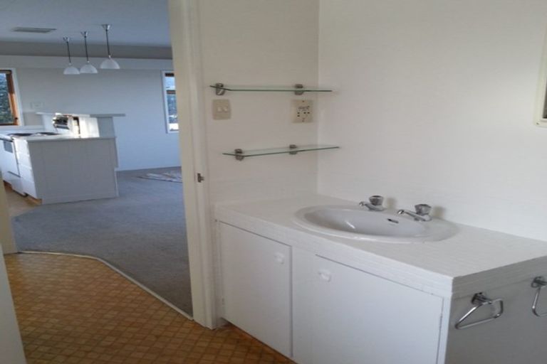 Photo of property in 27 Kaikoura Street, Maupuia, Wellington, 6022