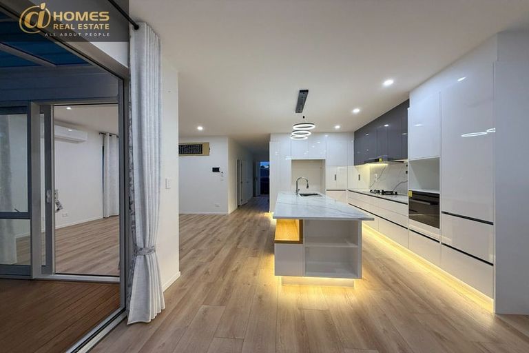 Photo of property in 56a Hogarth Rise, West Harbour, Auckland, 0618