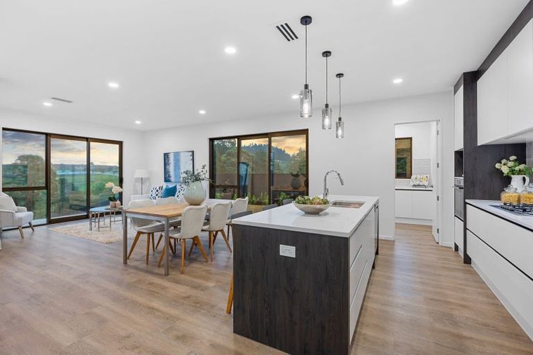 Photo of property in 32 Paparahi Place, Wainui, Silverdale, 0992