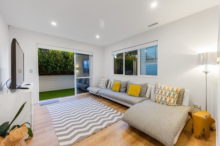 Photo of property in 32 Cavalli Road, Long Bay, Auckland, 0630