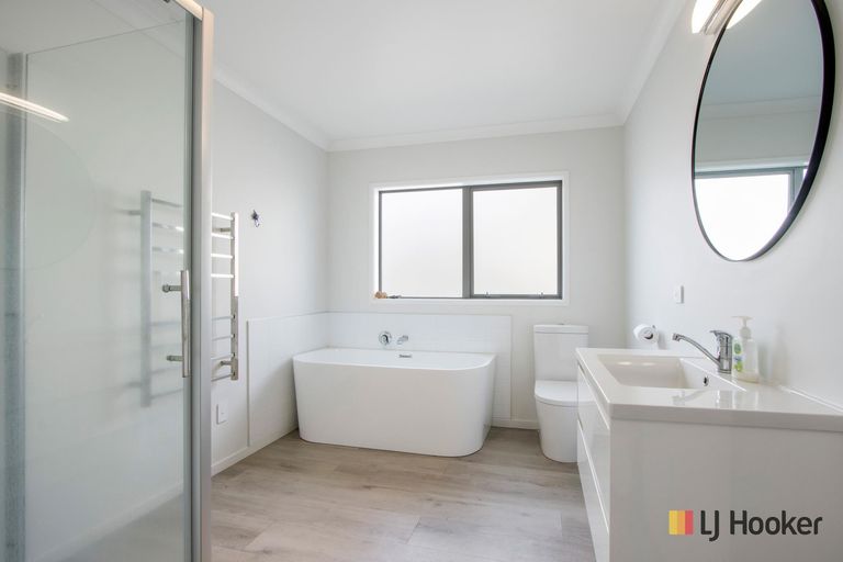 Photo of property in 11a Hillview Road, Waihi Beach, 3611