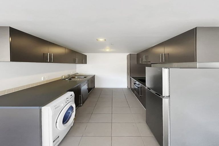 Photo of property in Q-central 44-58 Apartments, 2a/54 Liverpool Street, Auckland Central, Auckland, 1010