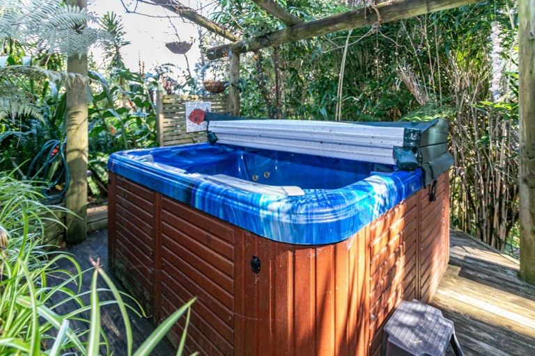 Photo of property in 119 Chevron Crescent, Whangamata, 3620