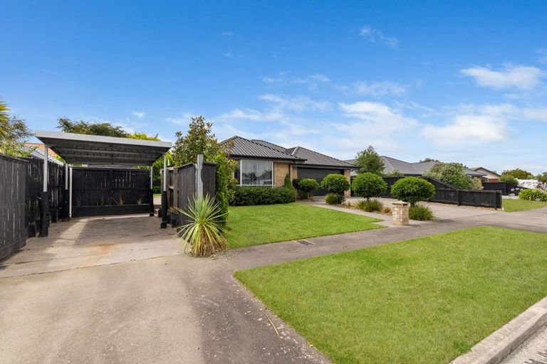 Photo of property in 33 Broadhaven Avenue, Parklands, Christchurch, 8083