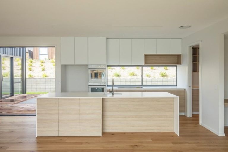 Photo of property in 33 Obelisk Street, Wanaka, 9305