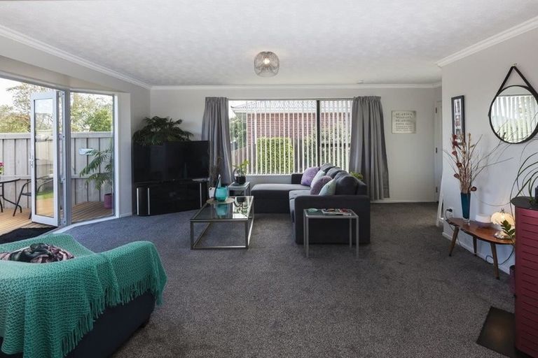 Photo of property in 1/106 Burwood Road, Burwood, Christchurch, 8083