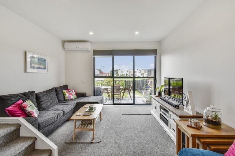 Photo of property in 21 Alliance Lane, Papakura, 2110