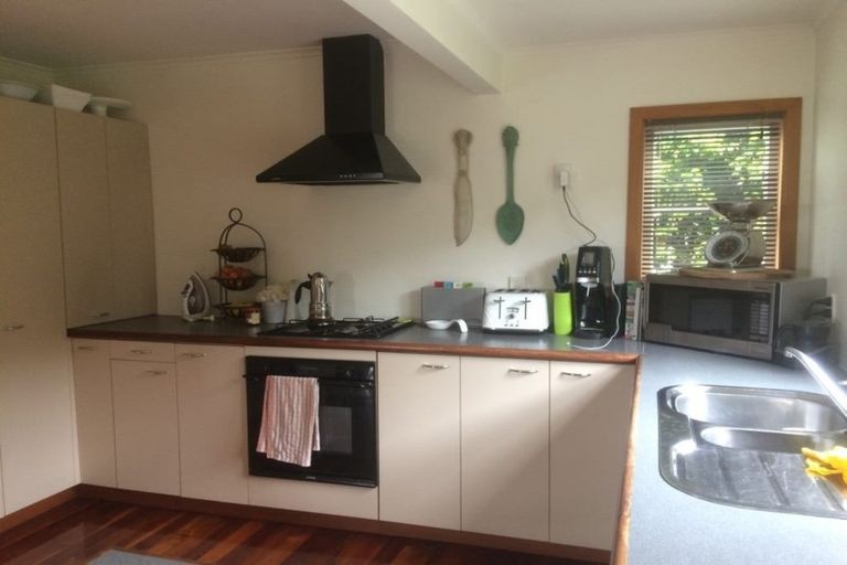 Photo of property in 14 Peter Terrace, Castor Bay, Auckland, 0620