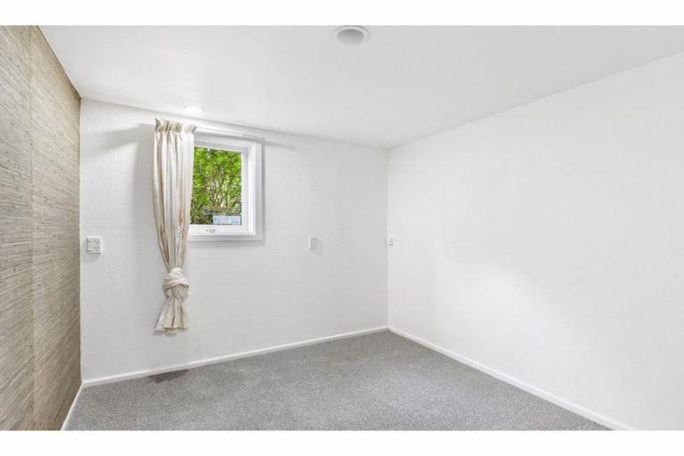Photo of property in 75 Saddleback Rise, Murrays Bay, Auckland, 0630