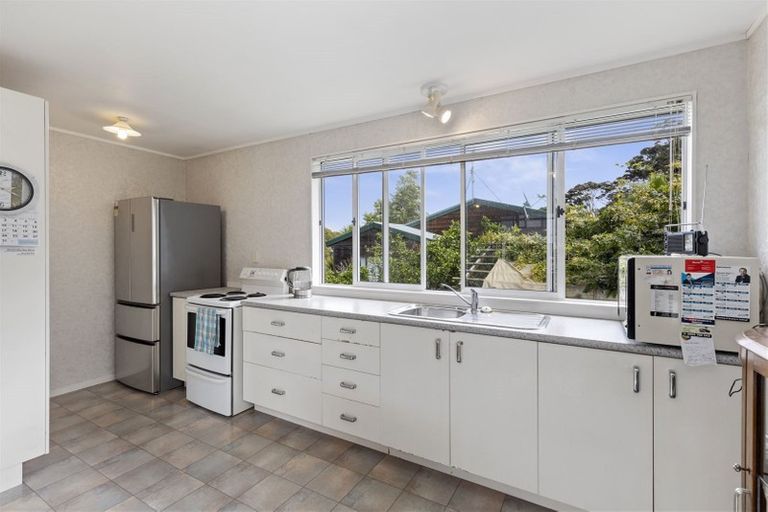 Photo of property in 1/8 Fernlea Rise, Bayview, Auckland, 0629