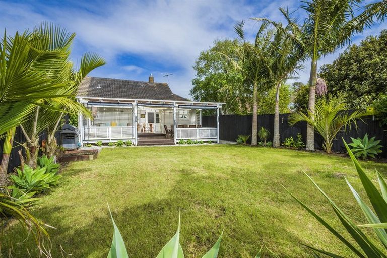 Photo of property in 202 Lake Road, Belmont, Auckland, 0622