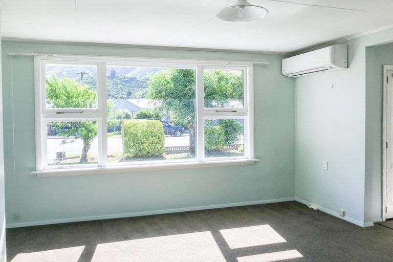 Photo of property in 30b York Street, Picton, 7220