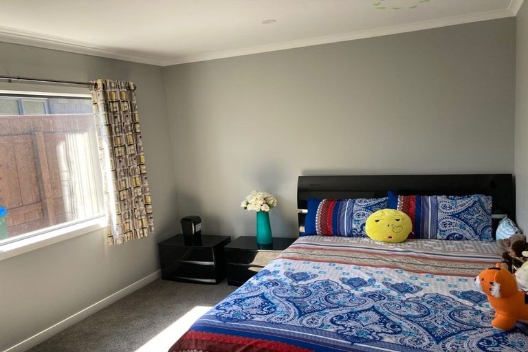 Photo of property in 38 Margaret Shields Avenue, Aotea, Porirua, 5024