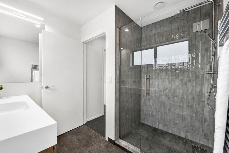 Photo of property in 7c Strandon Place, Strandon, New Plymouth, 4312