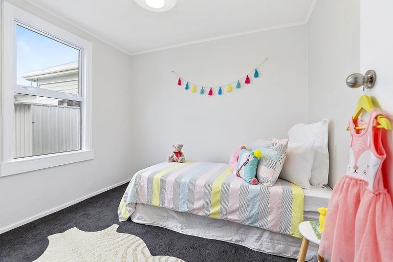 Photo of property in 144 Rongotai Road, Kilbirnie, Wellington, 6022