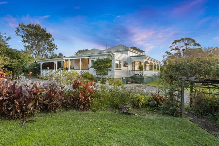 Photo of property in 20 Dye Access Road, Kaukapakapa, 0871